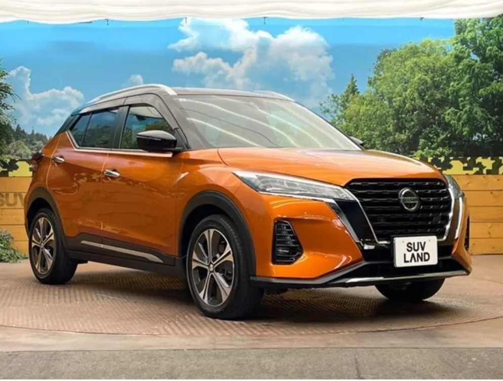 2021 Nissan Kicks X Two-tone interior edition